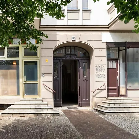 Dl 6 Stations To Alex Appartement